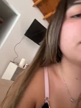miicbebita online show from July 3, 2026, 2:56 pm