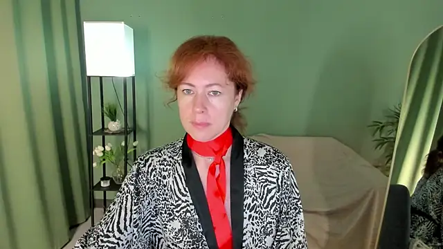 LeticiaRomano online show from July 8, 2026, 4:02 am