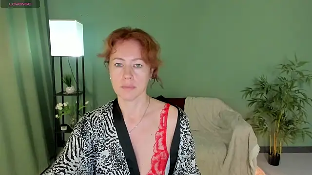 LeticiaRomano online show from July 7, 2026, 7:23 am