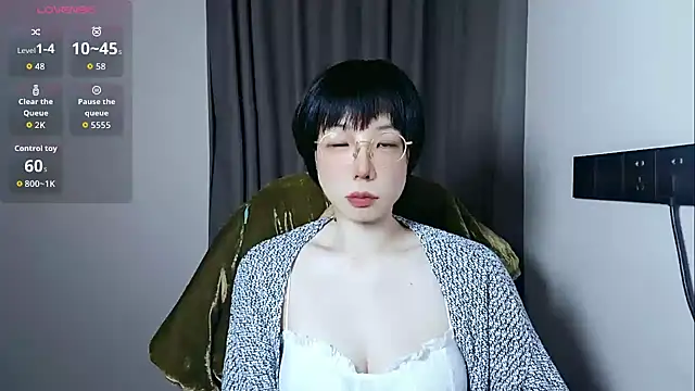 lin lin 520 520 online show from May 7, 2026, 3:37 pm