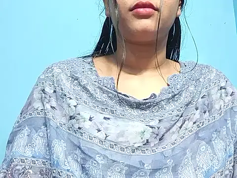 Emma 4433 online show from April 10, 2026, 4:14 pm