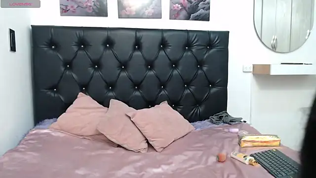 Tamar4 f00x online show from April 14, 2026, 4:45 pm