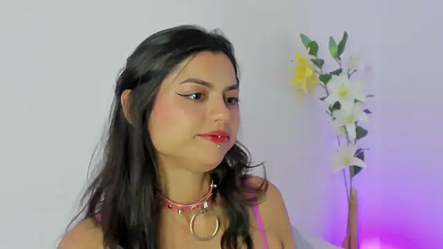 Zoee Kravitz online show from May 6, 2026, 11:42 pm