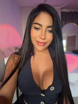 SaraValentina11 online show from May 26, 2026, 10:19 pm