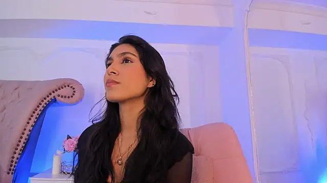 LucianaBlanco  online show from April 10, 2026, 9:00 pm