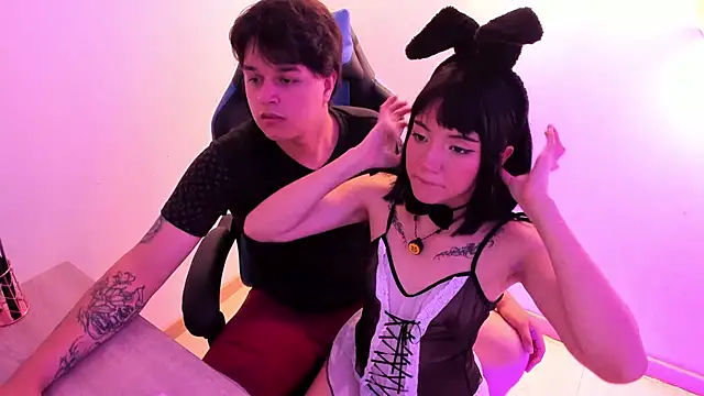 Melody and Max online show from April 3, 2026, 3:35 am