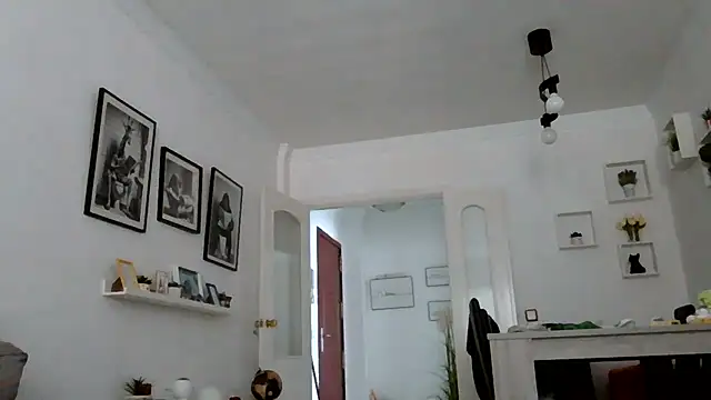 yanick931 online show from June 7, 2026, 10:42 am