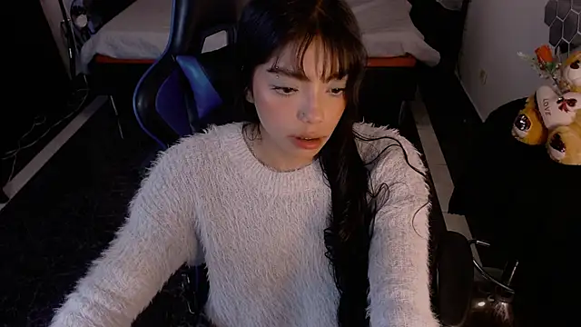 Melisa27  online show from April 1, 2026, 10:28 pm