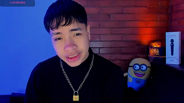 Lee Colee online show from April 18, 2026, 12:40 pm