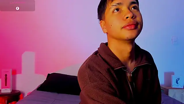 Lee Colee online show from April 28, 2026, 9:19 pm