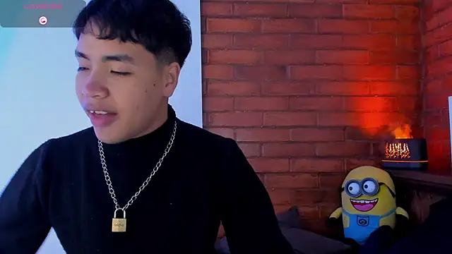 Lee Colee online show from April 21, 2026, 11:44 pm