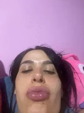 leila moretti online show from May 8, 2026, 2:37 am