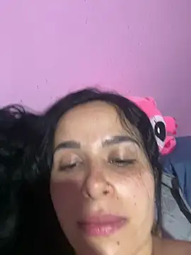 leila moretti online show from April 28, 2026, 2:27 am