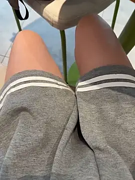 hamyy88 online show from April 23, 2026, 5:14 am