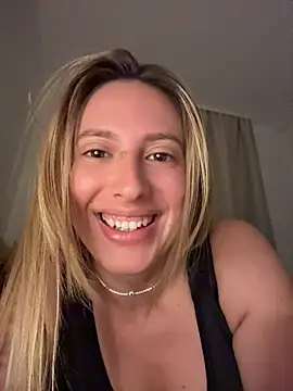 EvaRyen  online show from July 8, 2026, 10:10 pm