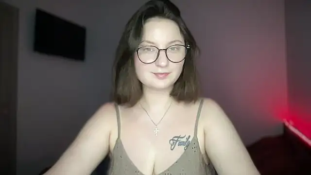 Snapshot of locaalise chatting on June 4, 2026, 12:21 pm locaalise online show from June 4, 2026, 12:21 pm