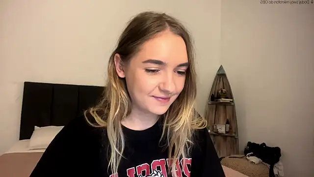 RoxyWet online show from April 23, 2026, 1:24 pm