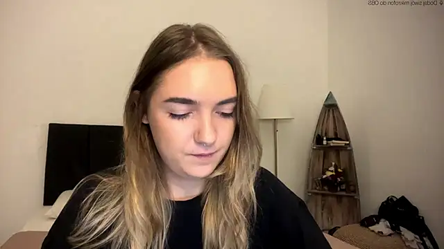 RoxyWet online show from April 24, 2026, 1:24 pm