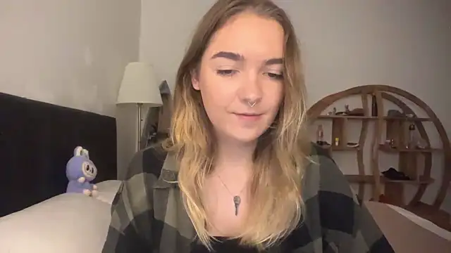 RoxyWet online show from June 14, 2026, 1:23 pm
