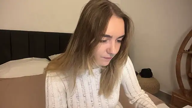 RoxyWet online show from April 7, 2026, 1:35 pm