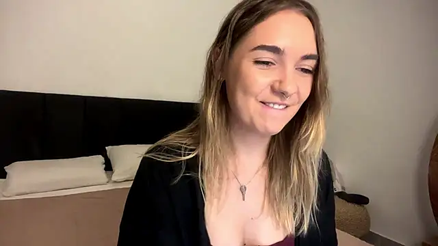 RoxyWet online show from April 17, 2026, 1:36 pm