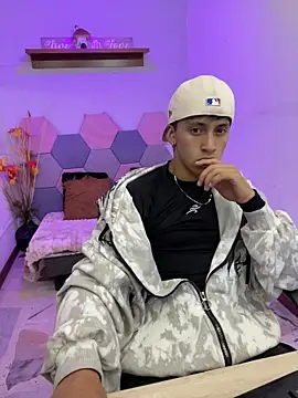 Kei 23 online show from May 21, 2026, 2:53 am