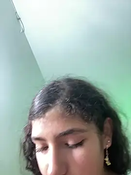 LINDA EF online show from May 4, 2026, 12:52 pm