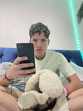 Theus26  online show from March 31, 2026, 12:01 am