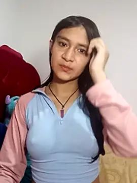 KarolaMendez online show from April 22, 2026, 8:26 pm