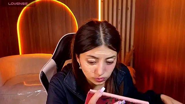 Lia queen tx online show from April 19, 2026, 2:56 am