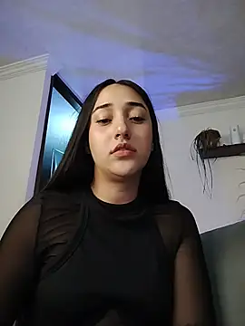 isabellaHill2 online show from April 24, 2026, 7:10 am