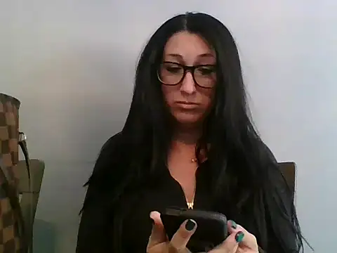 TheVictoriaWolf online show from May 19, 2026, 1:40 pm