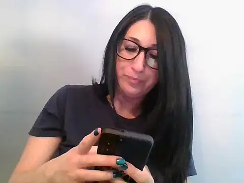TheVictoriaWolf online show from May 1, 2026, 2:11 pm