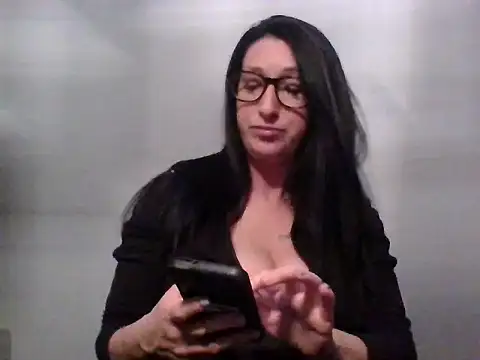 TheVictoriaWolf online show from April 24, 2026, 5:31 am
