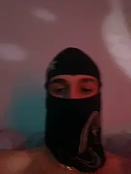 Snapshot of hardboii00 chatting on March 28, 2026, 9:05 pm hardboii00 online show from March 28, 2026, 9:05 pm