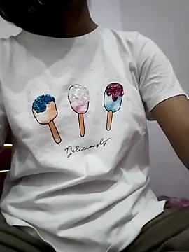 Snapshot of Tasty_Cherry chatting on April 20, 2026, 6:31 pm Tasty Cherry online show from April 20, 2026, 6:31 pm