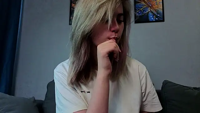 ivygenesis online show from June 25, 2026, 4:43 am