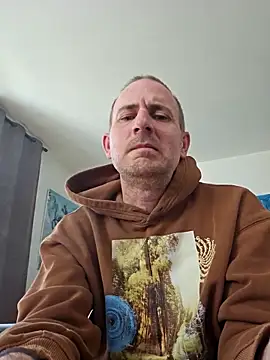 dufatcock online show from April 19, 2026, 9:32 am