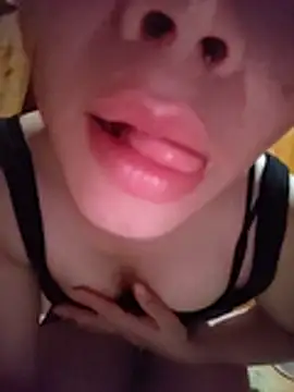Snapshot of DawnG_x chatting on May 30, 2026, 3:17 pm DawnG x online show from May 30, 2026, 3:17 pm
