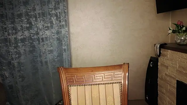 Snapshot of AureliaAngel chatting on May 25, 2026, 10:19 pm AureliaAngel online show from May 25, 2026, 10:19 pm