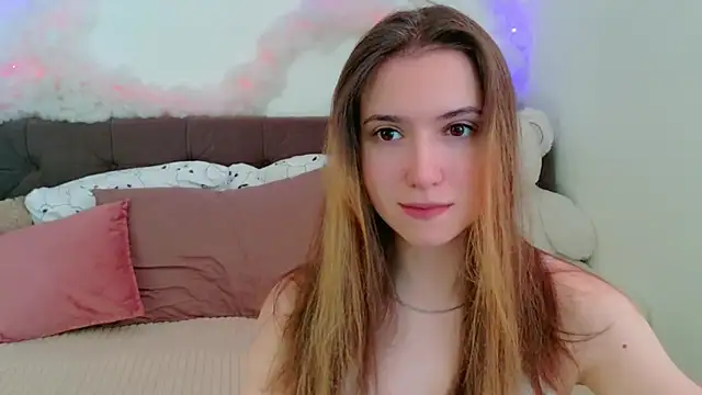 LeenMoonie online show from July 10, 2026, 5:07 am