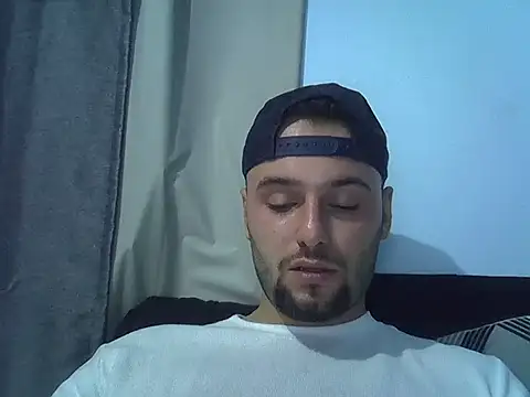 piazaocwb23 online show from April 8, 2026, 2:35 am