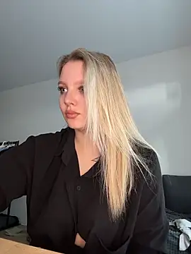 bettyloveu online show from March 26, 2026, 11:08 am