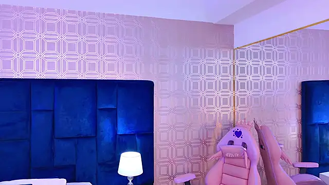 Zoey Fire online show from April 26, 2026, 12:13 pm