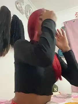 Snapshot of Lucy-Sweet22 chatting on April 7, 2026, 3:30 am Lucy-Sweet22 online show from April 7, 2026, 3:30 am