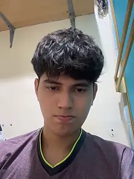 Snapshot of crxsverx chatting on March 13, 2026, 8:41 am crxsverx online show from March 13, 2026, 8:41 am