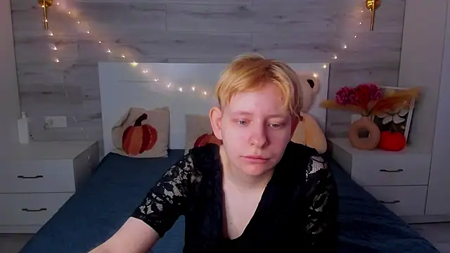 EloraBlu online show from March 13, 2026, 11:48 am