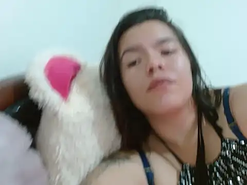 Estrella 2407 online show from July 7, 2026, 2:58 am