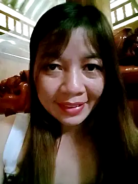 Yiyi102300 online show from April 24, 2026, 7:32 am