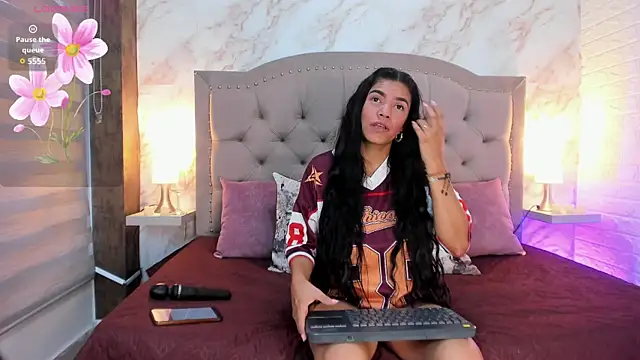 Snapshot of AishaCambell_ chatting on August 4, 2026, 12:20 pm AishaCambell online show from August 4, 2026, 12:20 pm